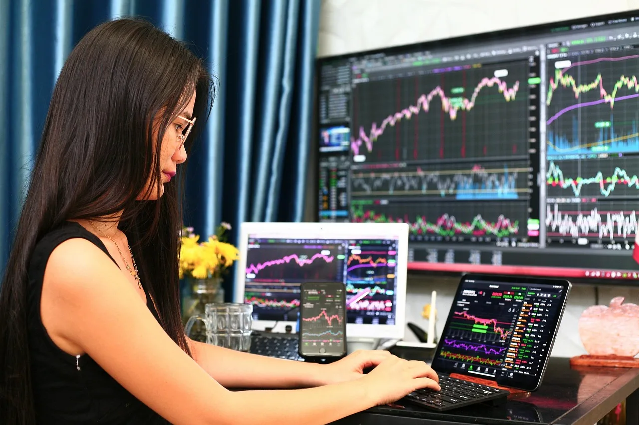 woman, computer, stock, market, chart, dow, s p 500, nasdaq, nyse, cboe, bitcoin, investment, retail, trader, profit, financial, wealth, financial analysis, stock market, cellphone, analysis, trading, financial analyst, stock broker, trader, trader, trader, trader, trader, stock market, stock broker, stock broker